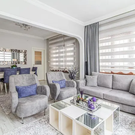 Cozy Flat Near Various Popular Attractions In Moda Apartment Istanbul