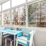 Cozy Flat Near Various Popular Attractions In Moda Apartment *