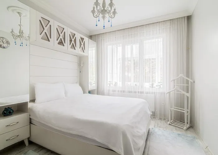 Cozy Flat Near Various Popular Attractions In Moda Daire