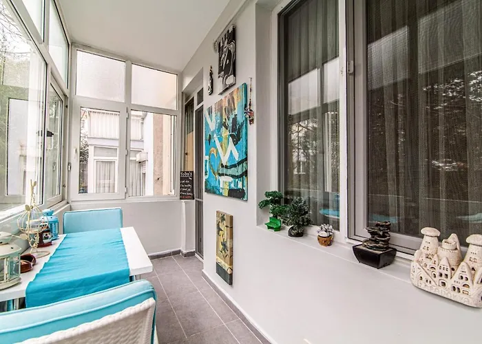 Cozy Flat Near Various Popular Attractions In Moda