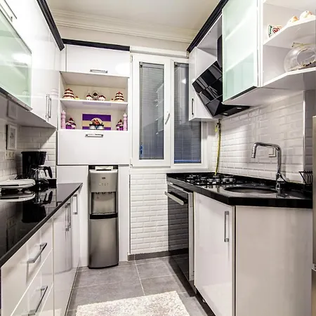 Apartamento Cozy Flat Near Various Popular Attractions In Moda Estambul